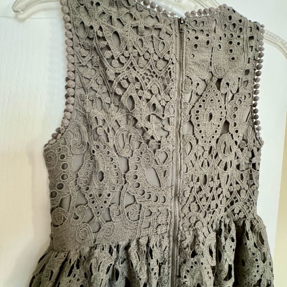 ALTAR’D STATE LACE DRESS. BEAUTIFUL GREEN OLIVE LINED DRESS. LIKE NEW! - Picture 13 of 15